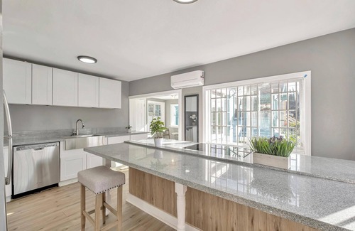 Oakland House | Oakland's best