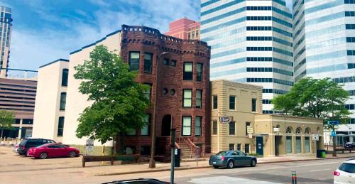 Downtown Minneapolis Apartment | Oaklands on 9th