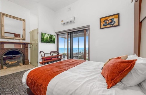 Burnie House | Oakleigh Guest House with Ocean Views - Room 8