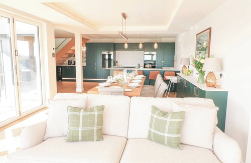Blackawton House | OAKLEIGH, pet friendly, luxury holiday cottage in Blackawton