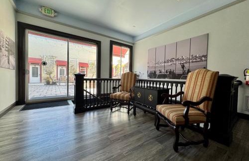 Downtown Oakland Hotel | Oaktown Roost