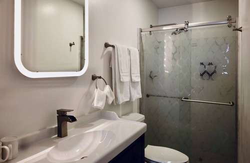 Downtown Oakland Hotel | Oaktown Roost