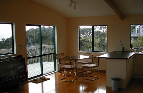 Oakura House | Oakura Bay view (La Belle Vue)