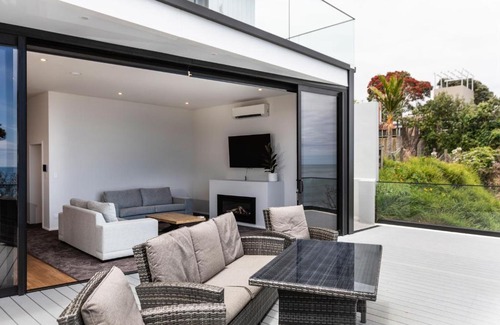 Oakura House | Oakura Beach Front - Apartment 1