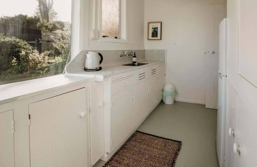 Oakura Villa | Oakura Circle - authentic Kiwi bach by the beach