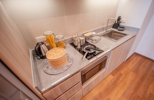 Tha Thaewawong Apartment | Oakwood Hotel and Residence Sriracha