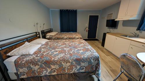 Gravenhurst Hotel | Oakwood Motel