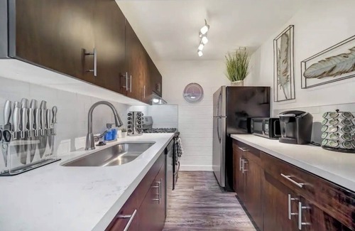 Encanto Apartment | Oasis 1Bd/1Ba Retreat w/Gym & Firepit!