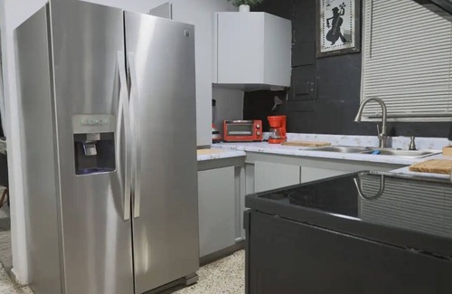Sabana Abajo House | Oasis. 2nd floor home close to everything you need.