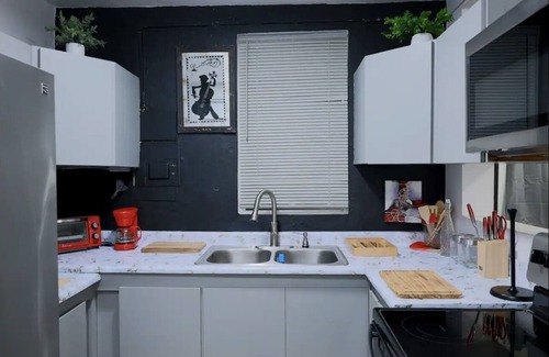 Sabana Abajo House | Oasis. 2nd floor home close to everything you need.