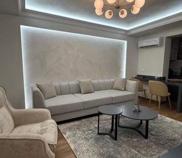 Mbrostar-Urë Apartment | Oasis Apartament
