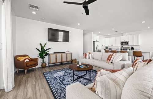 Greenehaven House | Oasis at Lake Powell - Hot Tub & Roof Top Deck - 4 Bedrooms/Sleeps 13