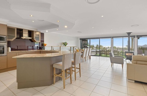Salamander Bay House | Oasis at Salamander Bay, 10 Raymond Ave - Boat Parking, WiFi, Air Con, Water Views
