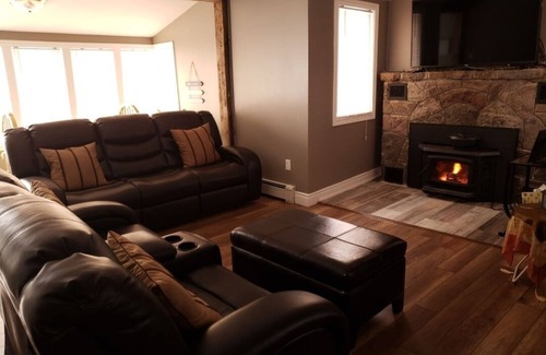 Jacksons Point House | Oasis by Lake Simcoe
