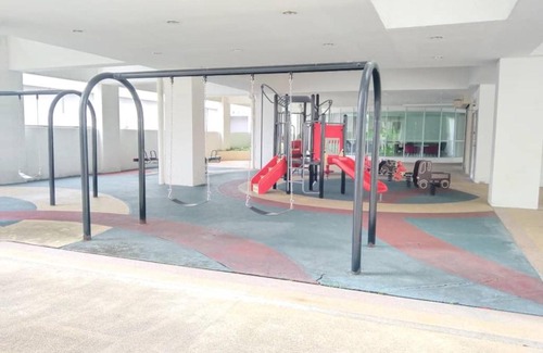 Ara Damansara Apartment | Oasis Citta Mall Pool Parking Netflix Airport Subang