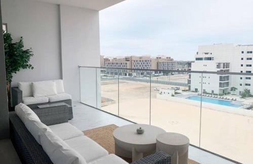 Masdar City Apartment | Oasis in the Desert
