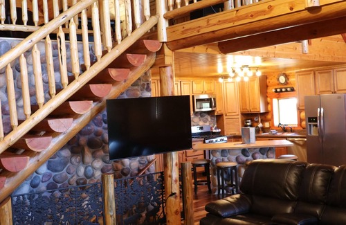 Custer House | Oasis in the hills