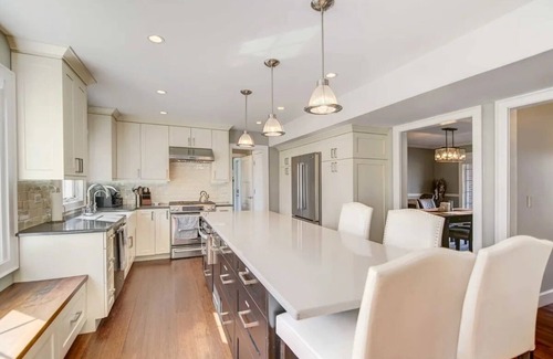 Prospect Heights House | Oasis Near the City - Lakefront Home on a Quiet Cul-de-sac