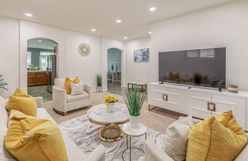 Palmdale House | Oasis of Comfort on Alton Drive