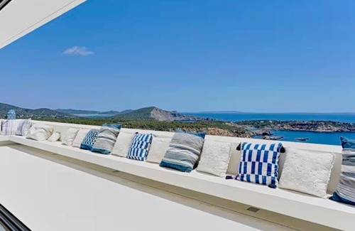 Sant Josep de sa Talaia Villa | Oasis of luxury and comfort, the best gated community in the world.