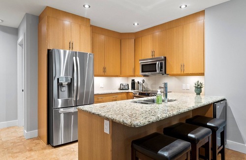 Sicamous Condo | Oasis on Mara lake in 2 bedroom, 2 bathroom condo. Pool and Boat Slip