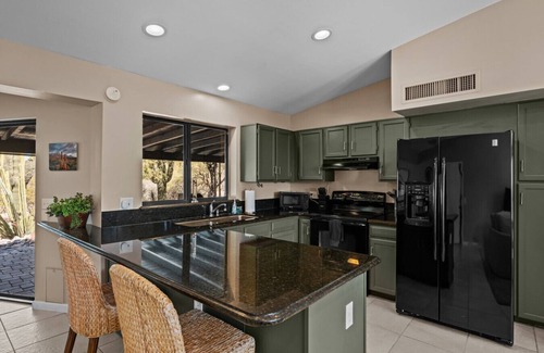 Oro Valley House | Oasis on the Hill with Mountain Views
