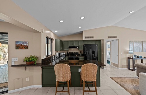 Oro Valley House | Oasis on the Hill with Mountain Views