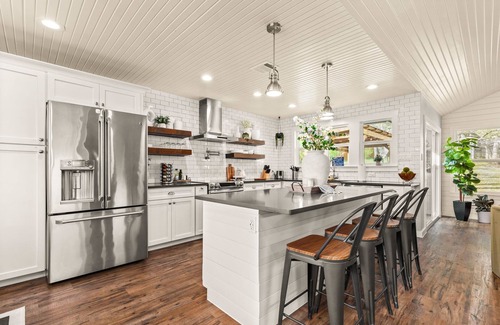 West Oak Hill House | *Oasis*: Pool I Spa I Outdoor Movie I Games I Fun