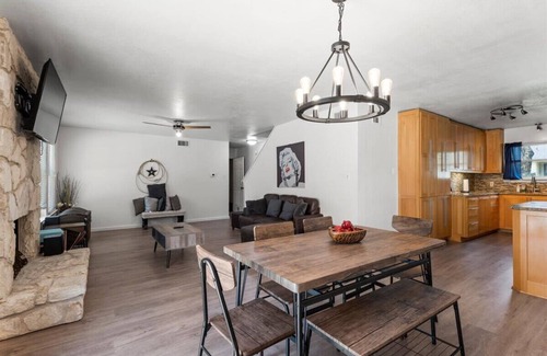 Anderson Mill House | Oasis w Huge Pool & BBQ Patio