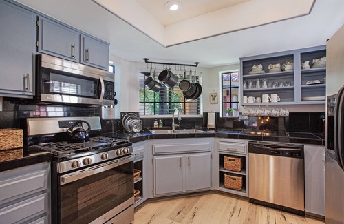 Araby Condo | Oasis with 3rd Bedroom/Den, sleeps 6, 3 patios, adult and childrens bikes
