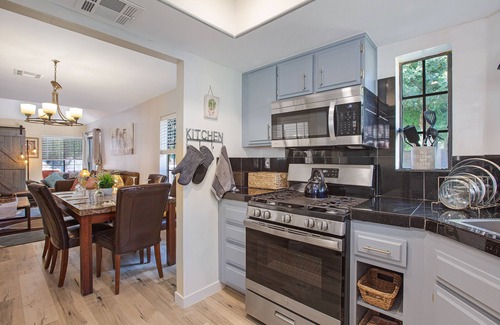 Araby Condo | Oasis with 3rd Bedroom/Den, sleeps 6, 3 patios, adult and childrens bikes