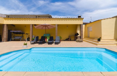 Melianta Villa | Oasis with private pool near lake and Dali Museum!