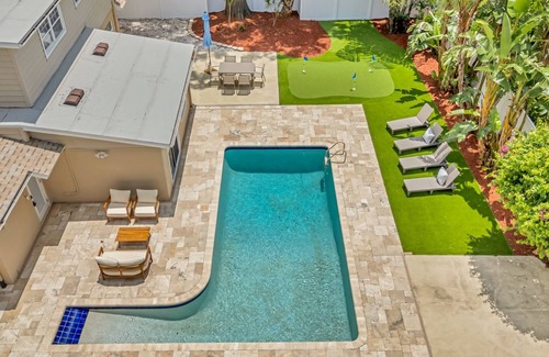 Bay Crest Park House | Oasis49 | spacious 4-bedroom getaway with pool!