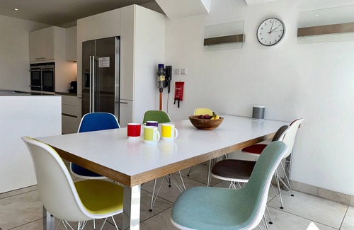 Oxford City Centre House | Observatory Retreat: Luxury Jericho Townhouse with Parking