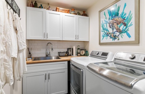 Fire Island House | Ocean Beach 4Bed 2.5Baths Luxury Kitchen Spacious Decks Swim Spa Outdoor Shower