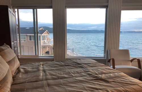 Matlock House | Ocean & Beach Front Hood Canal Home 3+BR/3BA in Tahuya WA