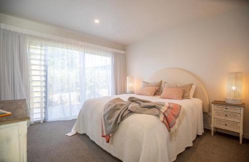 Raglan House | Ocean Beach Retreat