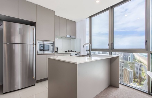 Surfers Paradise Apartment | Ocean Bliss Retreat: 2BR/2BA Paradise at Rhapsody