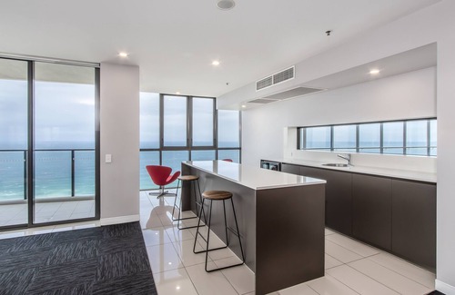 Surfers Paradise Apartment | Ocean Bliss Retreat: 2BR/2BA Paradise at Rhapsody