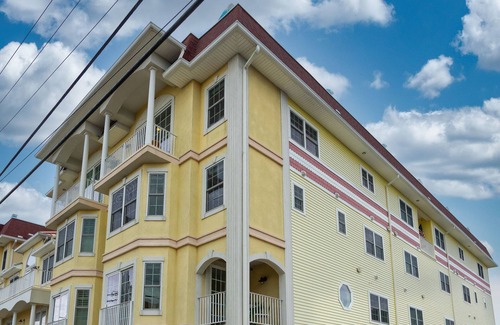 Seaside Heights House | Ocean Block, 4 minutes walk to beach and boardwalk, 7 minutes to Amusement Park