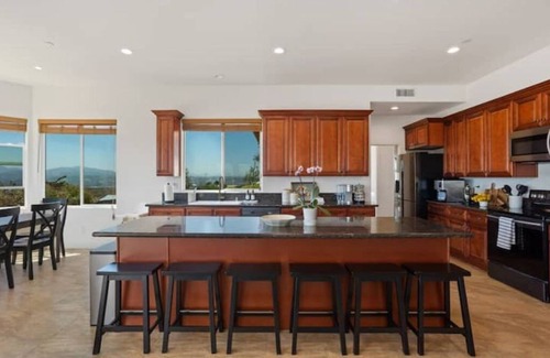 Bonsall House | Ocean Breeze Orchard Villa- Hilltop Family Retreat