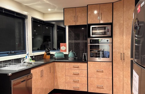 Apollo Bay House | Ocean Breeze Townhouse: Close to All!