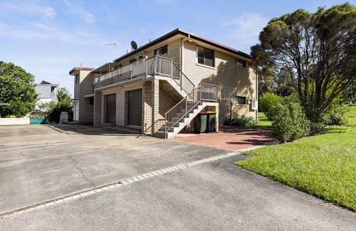 Woolgoolga Apartment | Ocean Drift - short stroll to cafes/restaurants and beaches