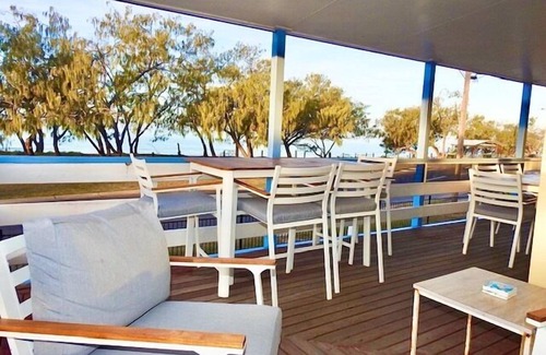 Woodgate House | Ocean Front 'Beachie' Holiday Home!