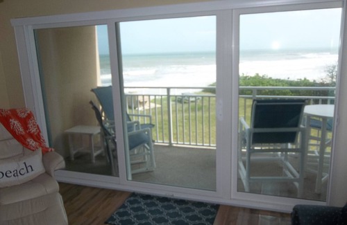 Satellite Beach Condo | OCEAN FRONT CONDO - Melbourne/Satellite Beach Cocoa Beach 2 bd/2 bath, pool