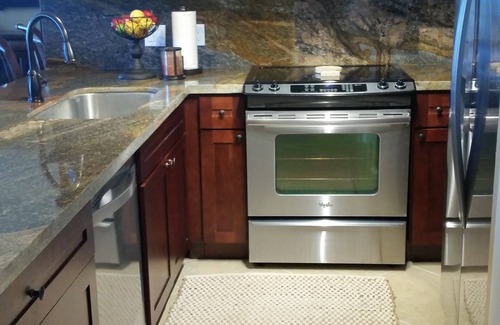 Tavernier Condo | Ocean Front Private Beach, Pool/Hot Tub, Pool Bar, Marina with Cafe