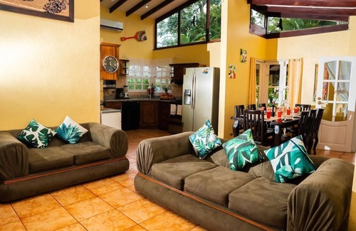 Kahana House | Ocean Getaway -Near Beach w/AC, Kayak, BBQ and more!