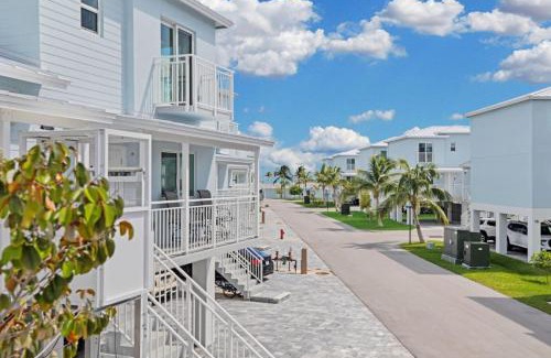 Marathon Apartment | Ocean Isles Seaside Oasis