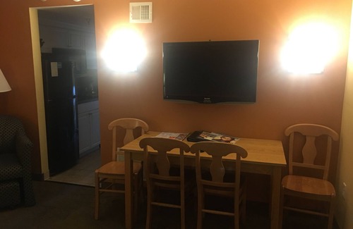 Northeast Virginia Beach Condo | Ocean Key Resort 1BR 1BA Sleeps 4 Free Bike Use, Free Beach Chair Use