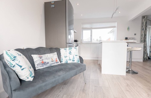 New Forest District House | Ocean La Vie - recently renovated bungalow in Barton on Sea.